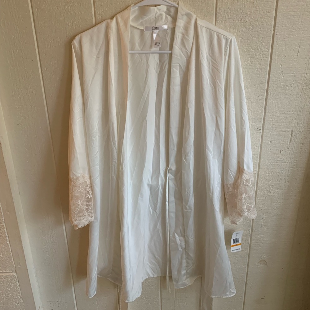 NWT Flora night robe